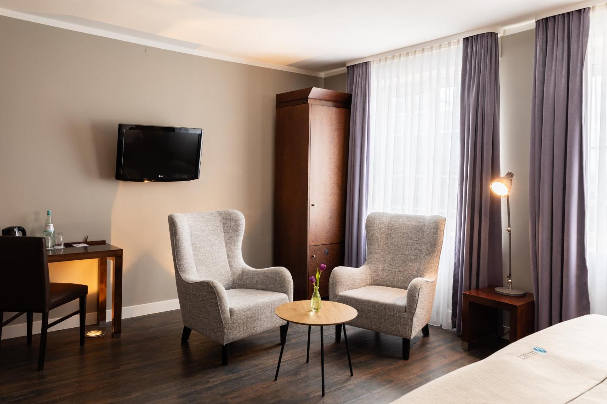 Select Hotel Friedrichshafen Room photo